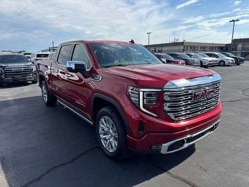 Used 2023 GMC Sierra 1500 Denali w/ Technology Package AWD/4WD image 1