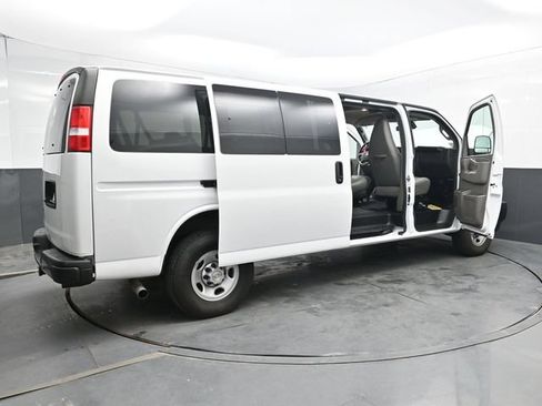 Used 2024 Chevrolet Express 3500 LS RWD image 53