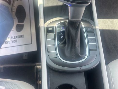 Used 2025 Hyundai Kona SEL FWD image 16