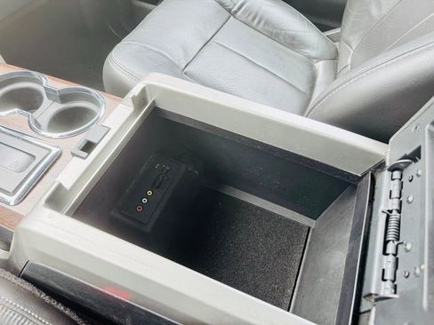 Used 2013 Ford F150 Lariat w/ Lariat Chrome Pkg image 23