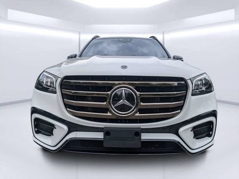 Used 2025 Mercedes-Benz GLS 450 4MATIC w/ Pinnacle Trim Package image 8