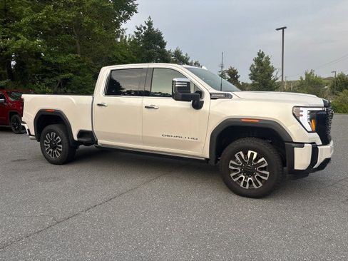 Used 2025 GMC Sierra 2500 Denali Ultimate AWD/4WD image 7