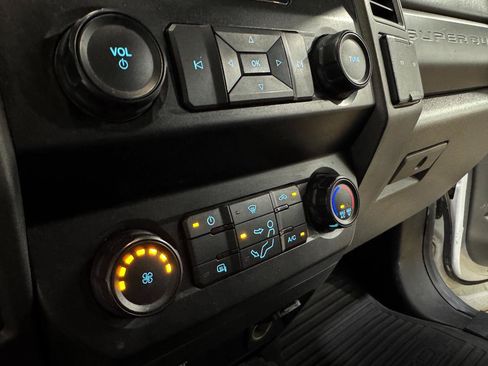 Used 2020 Ford F250 XL w/ Power Equipment Group AWD/4WD image 29