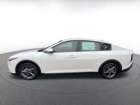 Used 2025 Kia K4 LXS image 9