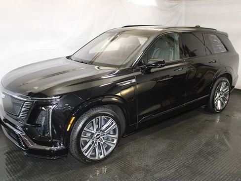 Certified 2026 Cadillac Vistiq Platinum w/ LPO, Floor Liner Package AWD/4WD image 2