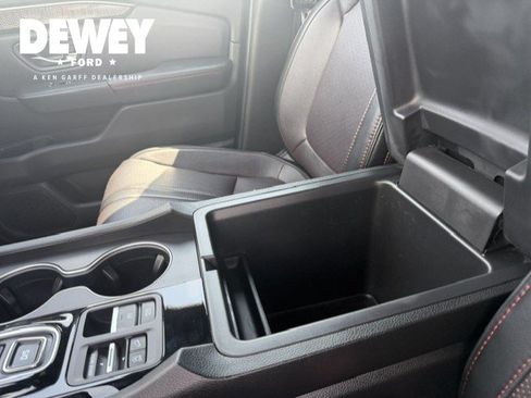 Used 2025 Honda Pilot Black Edition image 25