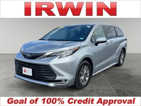 Used 2021 Toyota Sienna XLE AWD/4WD image 1