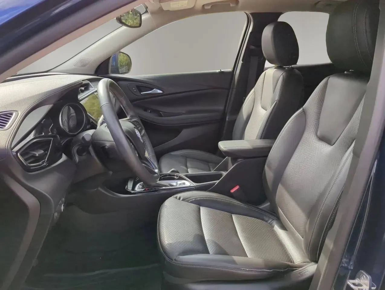 Used 2023 Buick Encore GX Essence w/ Experience Buick Package FWD image 10