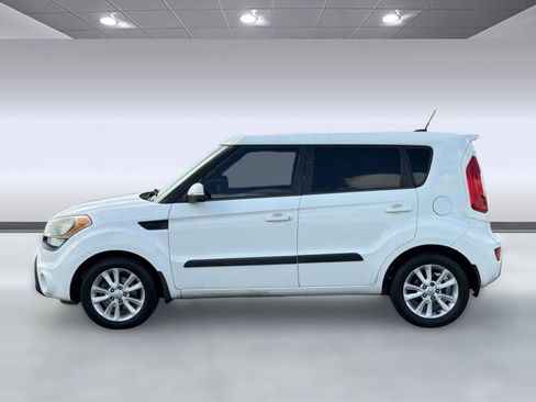 Used 2013 Kia Soul + FWD image 2