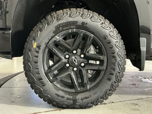 New 2026 Chevrolet Silverado 1500 Custom Trail Boss AWD/4WD image 13
