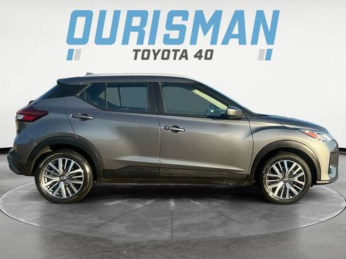 Used 2024 Nissan Kicks SV image 8