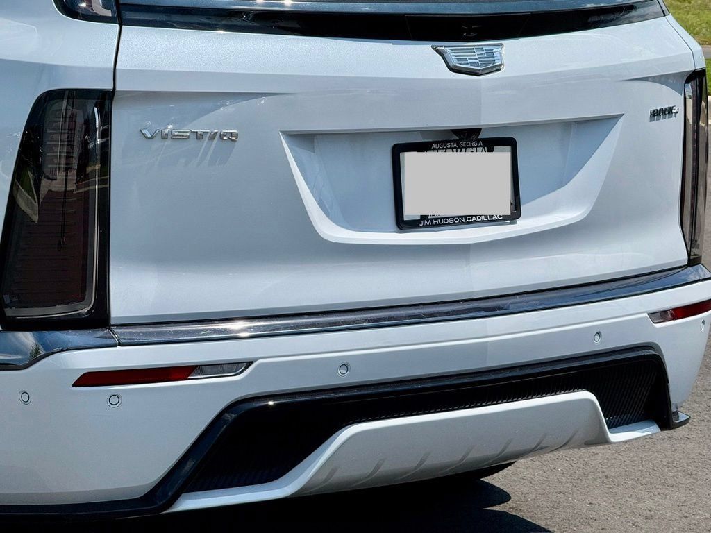 Used 2026 Cadillac Vistiq Platinum w/ LPO, Floor Liner Package AWD/4WD image 8