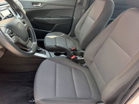 Used 2021 Hyundai Accent SE FWD image 10