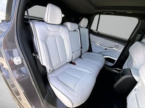 Used 2025 Jeep Wagoneer S Limited AWD/4WD image 29