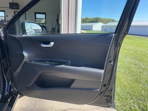 Used 2023 Kia Rio S image 29