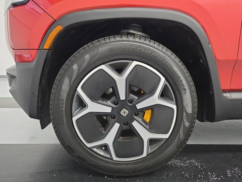 Used 2023 Rivian R1S Launch Edition image 9