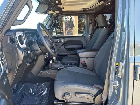 Used 2024 Jeep Wrangler Sport S image 16