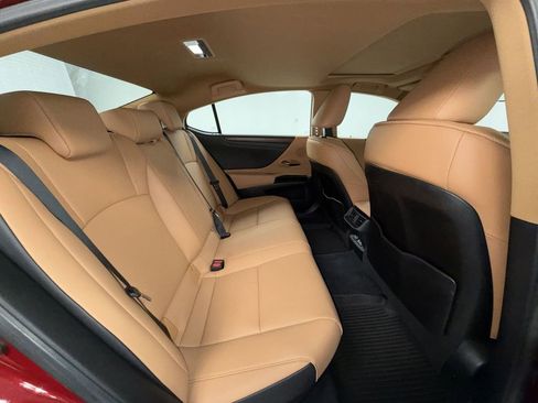 Used 2023 Lexus ES 300h w/ Premium Package image 17