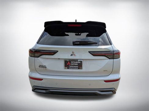 New 2026 Mitsubishi Outlander SEL image 5