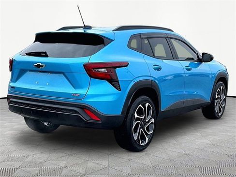 Used 2025 Chevrolet Trax RS w/ Sunroof Package image 6