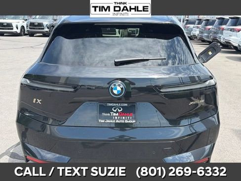 Used 2023 BMW iX xDrive50 w/ Premium Package AWD/4WD image 9