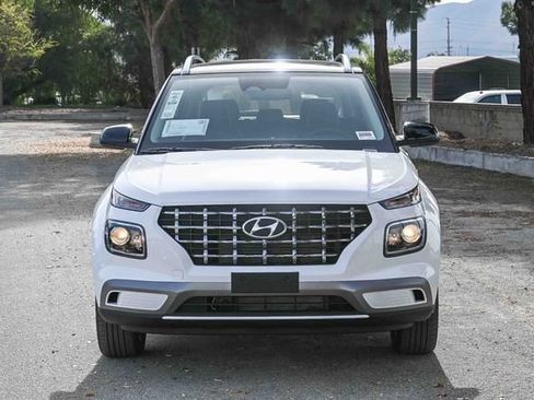 New 2026 Hyundai Venue SEL FWD image 2