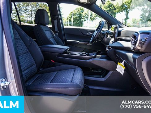 Used 2026 Chevrolet Equinox LT FWD image 23