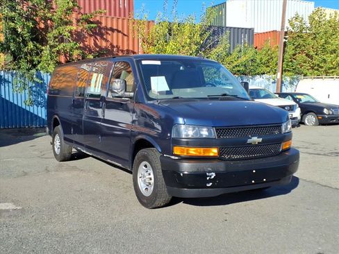 Used 2021 Chevrolet Express 3500 3500 w/ Driver Convenience Package image 1