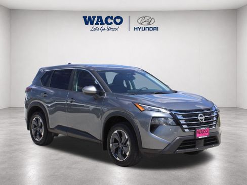 Used 2025 Nissan Rogue SV FWD image 1