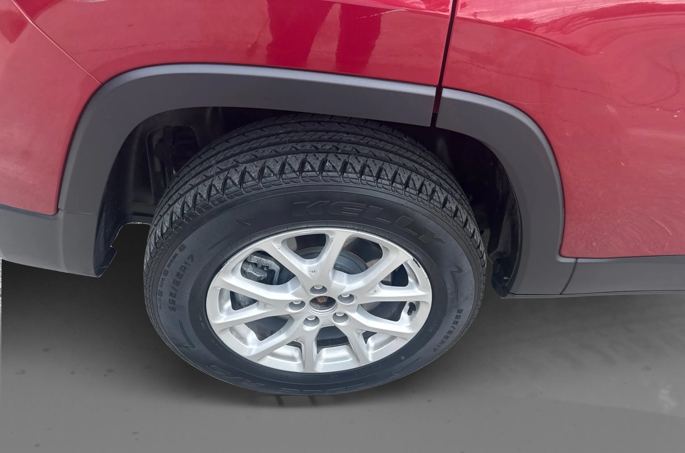 Used 2014 Jeep Cherokee Latitude AWD/4WD image 23