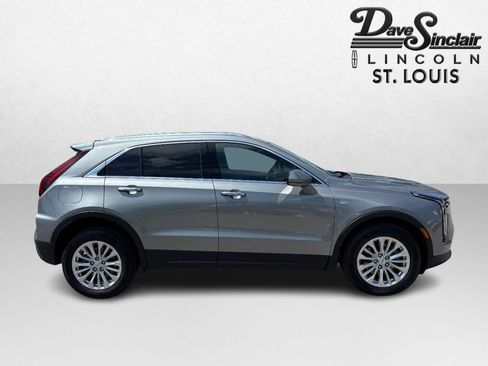 Used 2024 Cadillac XT4 Luxury FWD image 2