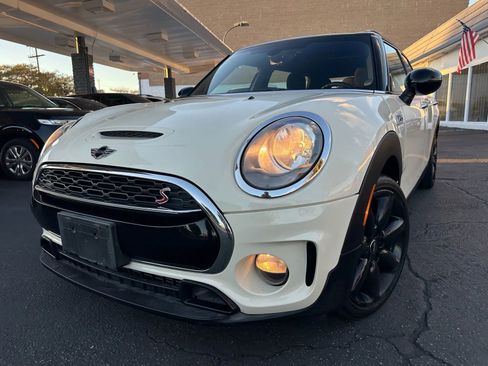 Used 2017 MINI Cooper Clubman S image 1