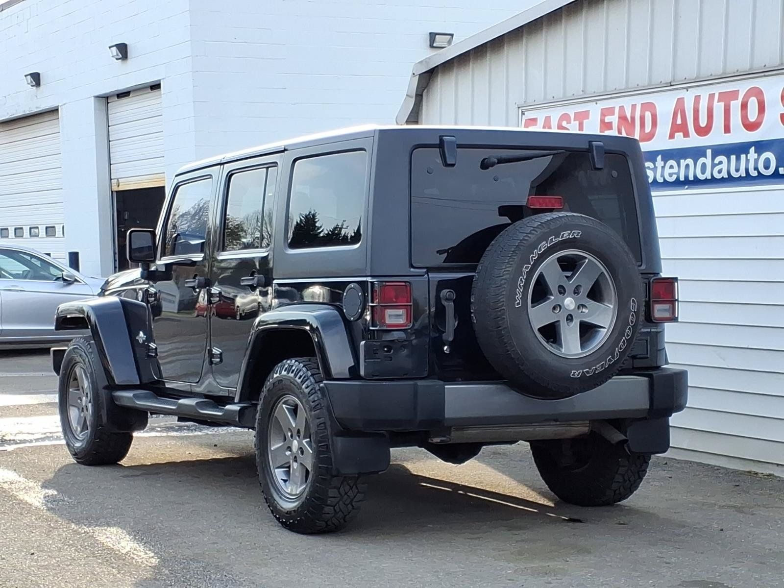 Used 2013 Jeep Wrangler Unlimited Sport AWD/4WD image 3