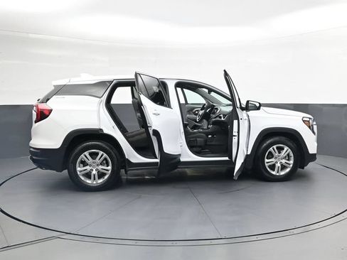 Used 2024 GMC Terrain SLE FWD image 42