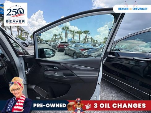 Used 2022 Chevrolet Bolt LT w/ Infotainment Package FWD image 29