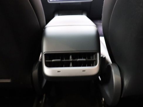 Used 2022 Tesla Model Y Performance image 34