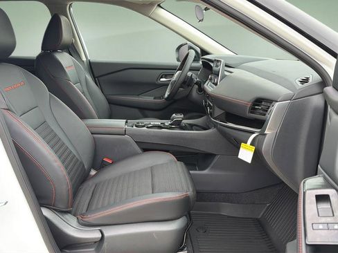 New 2026 Nissan Rogue SV AWD/4WD image 11