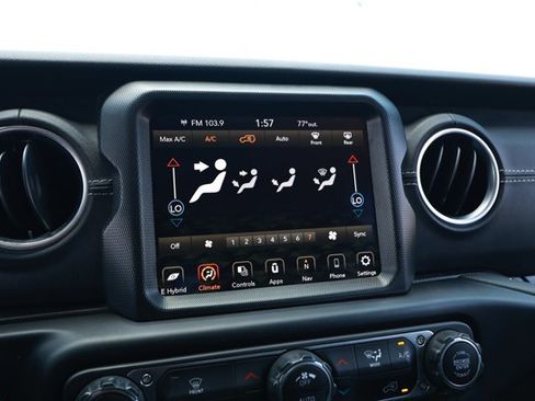 Used 2023 Jeep Wrangler Unlimited Sahara AWD/4WD image 17