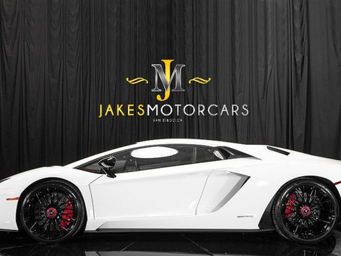 Used 2017 Lamborghini Aventador S image 6