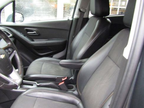 Used 2018 Chevrolet Trax LT w/ Driver Confidence Package AWD/4WD image 14