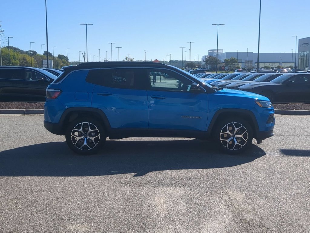 Certified 2025 Jeep Compass Limited AWD/4WD image 6