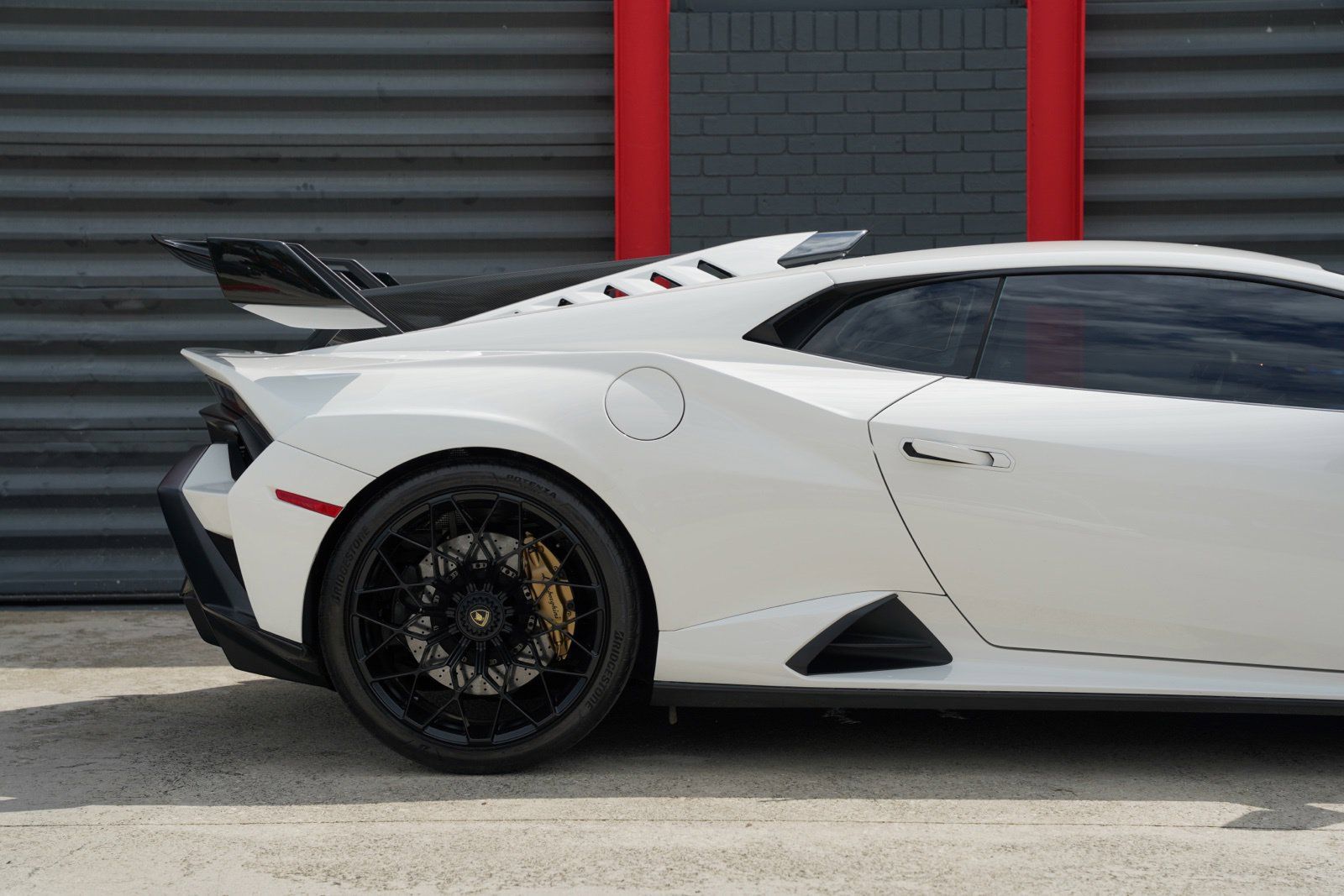 Used 2023 Lamborghini Huracan STO RWD image 12