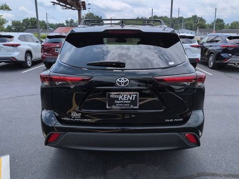 Certified 2025 Toyota Highlander XLE AWD/4WD image 6