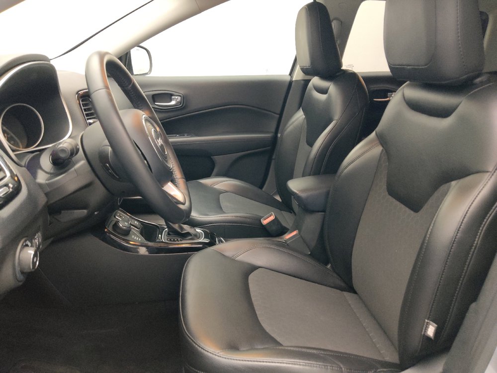 Used 2018 Jeep Compass Latitude AWD/4WD image 17