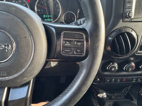 Used 2017 Jeep Wrangler Unlimited Sahara AWD/4WD image 16