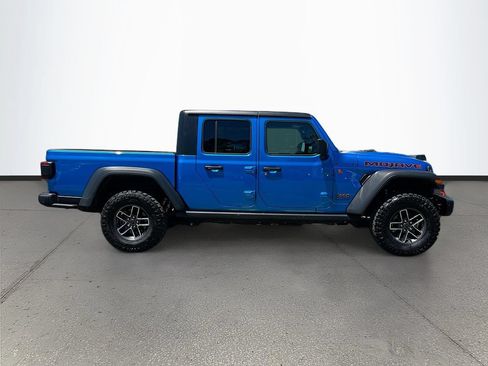 Used 2024 Jeep Gladiator Mojave w/ Technology Group AWD/4WD image 8