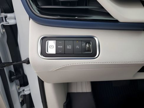 New 2026 Buick Enclave Avenir w/ Super Cruise Package image 32