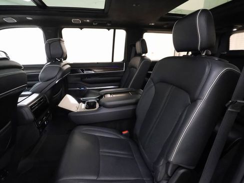 Used 2022 Jeep Grand Wagoneer Series II w/ Premium Group II image 17