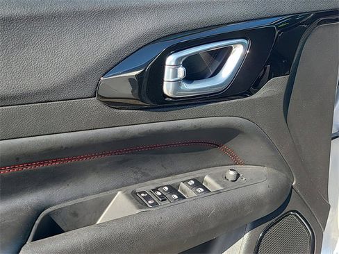 Used 2024 Jeep Compass Trailhawk image 19