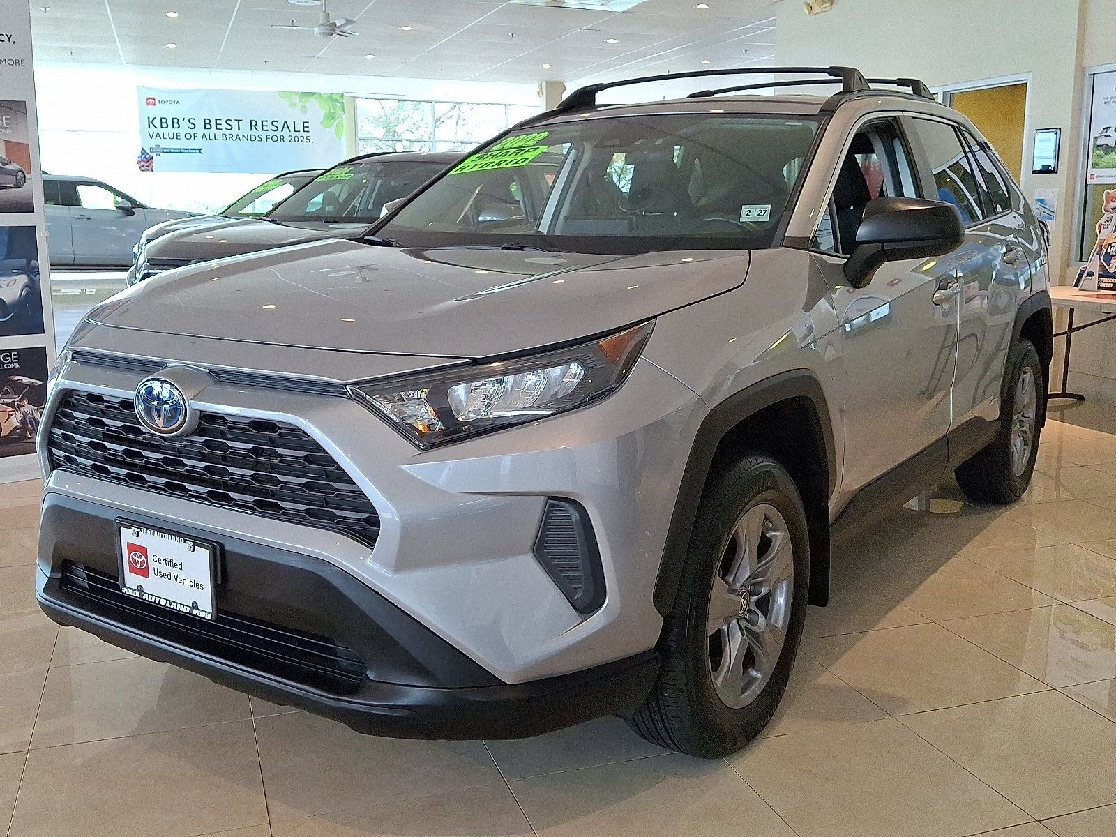 Certified 2022 Toyota RAV4 LE w/ Carpet Mat Package (TMS) AWD/4WD image 3